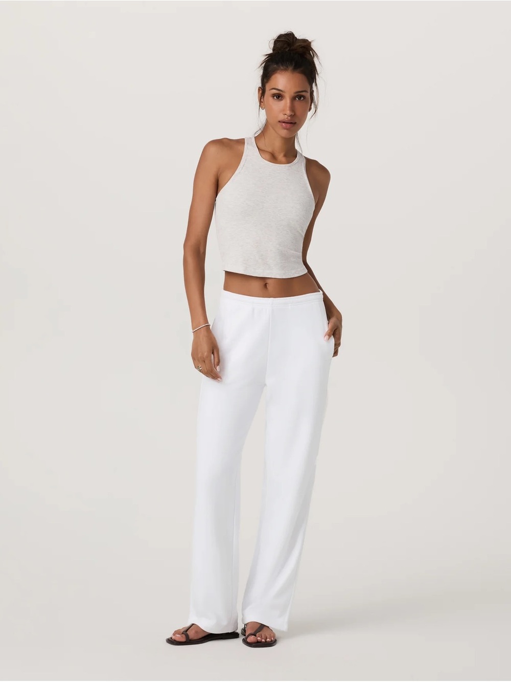 Vuori Pose Plyo Tank Top in White Heather Size Medium - Picture 5 of 6